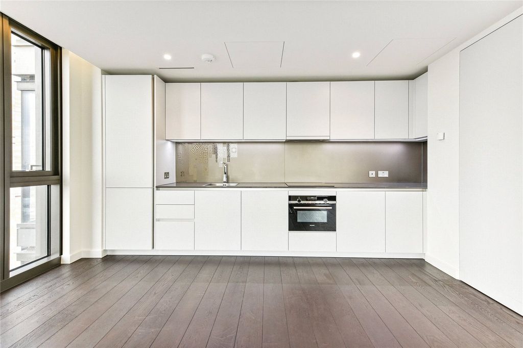 Property photo 3 of 16 Picture No. 23