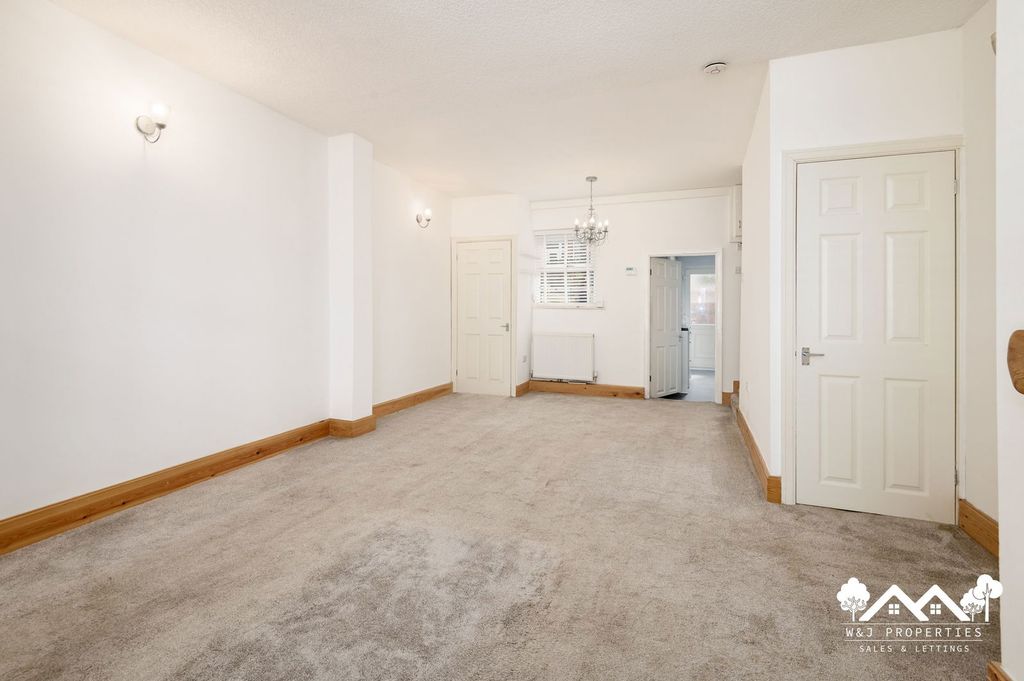 Property photo 3 of 29