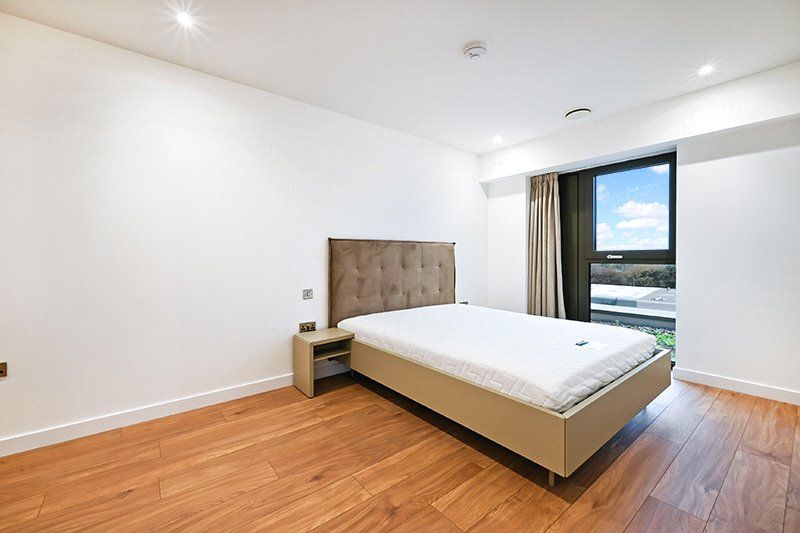 Property photo 2 of 25 Picture No. 08