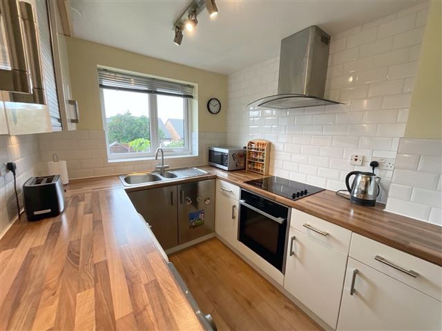 Property photo 3 of 21 Kitchen