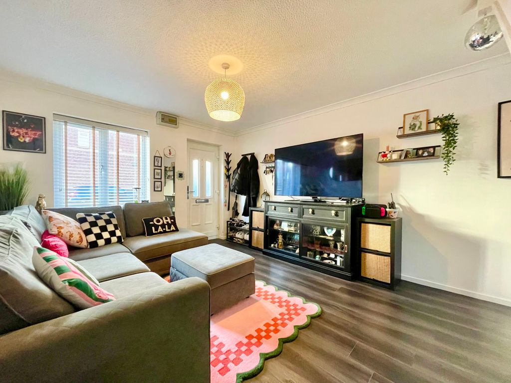 Property photo 2 of 20