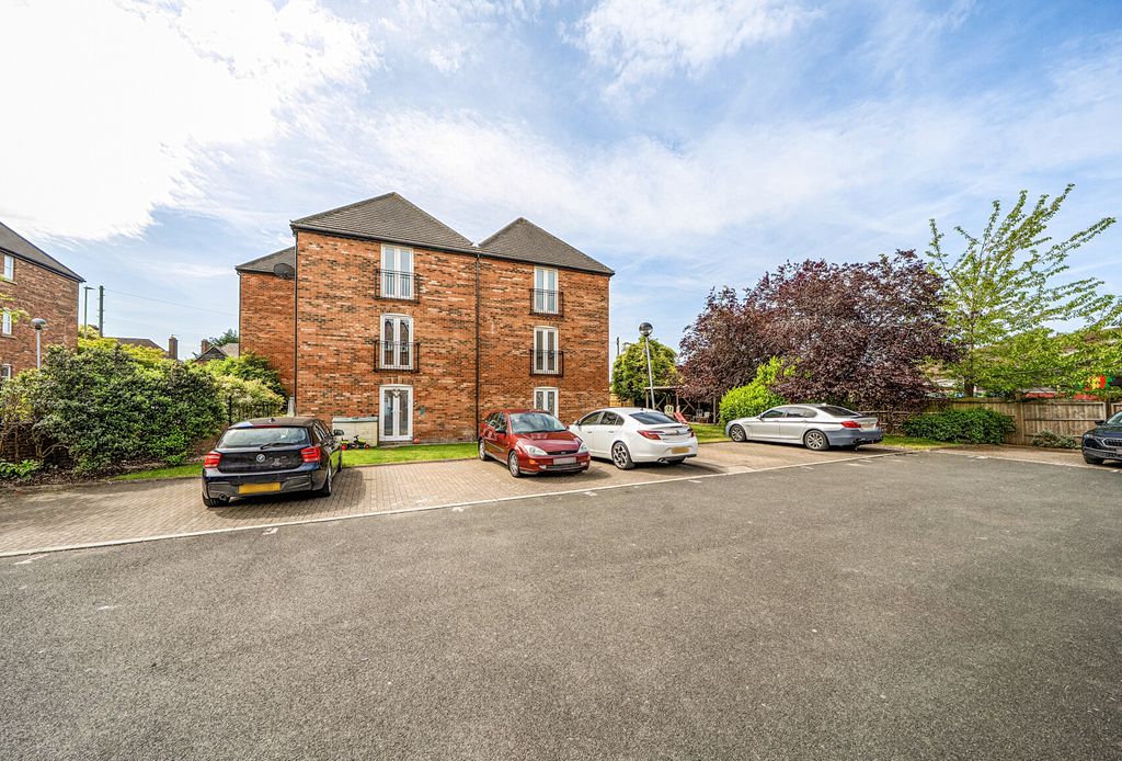Property photo 1 of 12 1456094-1-69Fb1A3...