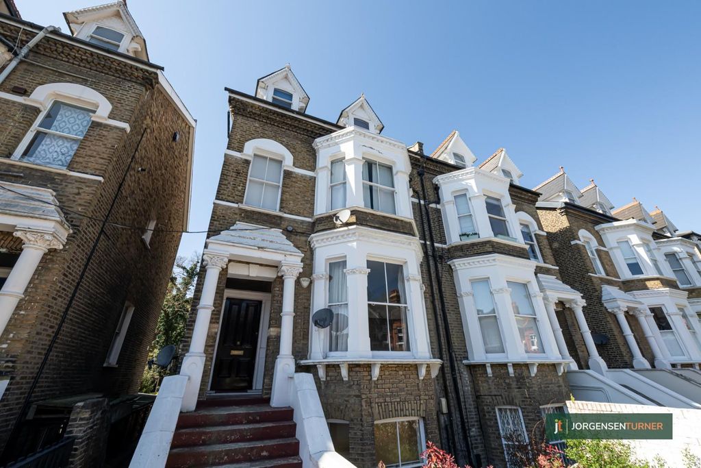 Property photo 2 of 10 Lime Grove 28 Tff-011 Lr - Jt.Jpg