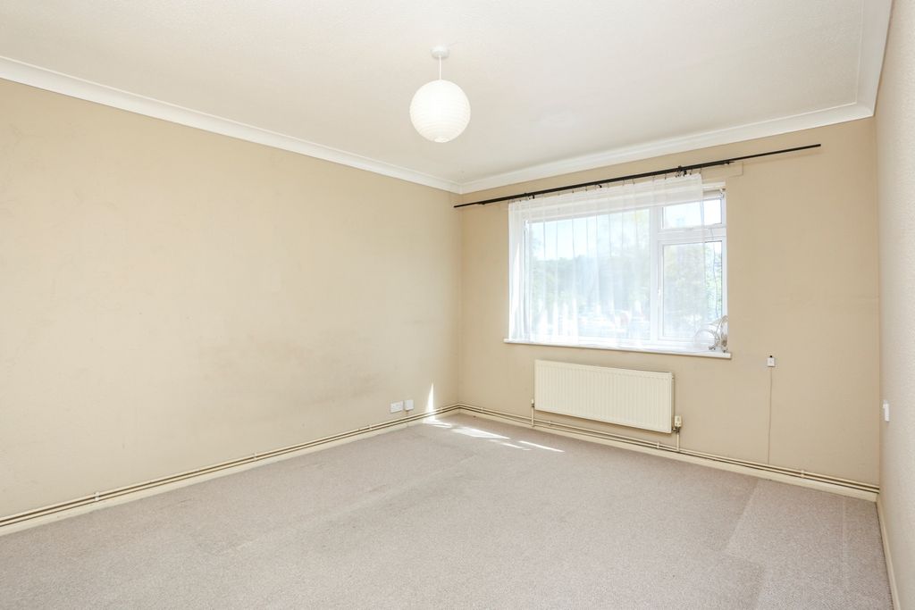 Property photo 3 of 10 Bedroom