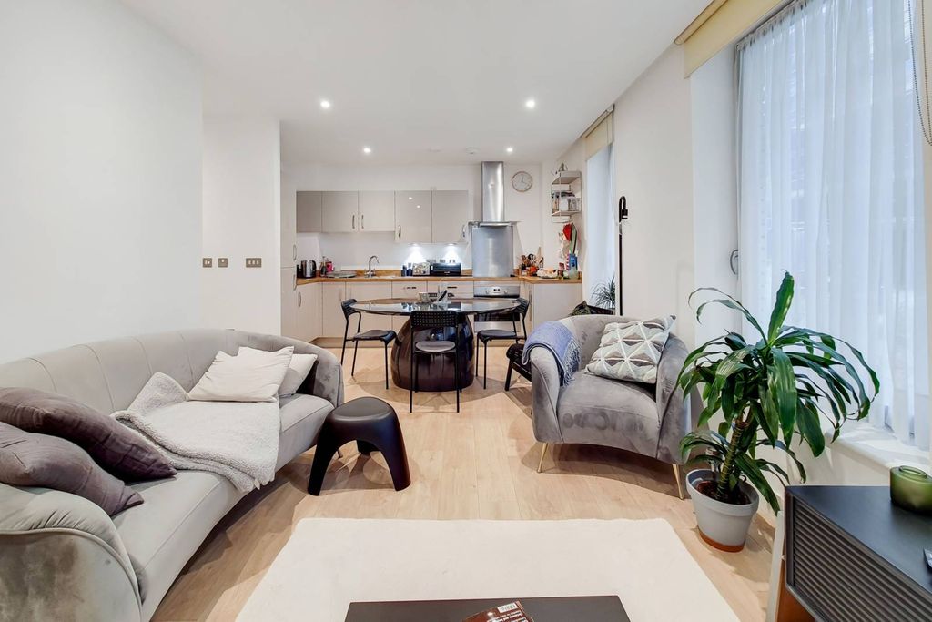 Property photo 3 of 7