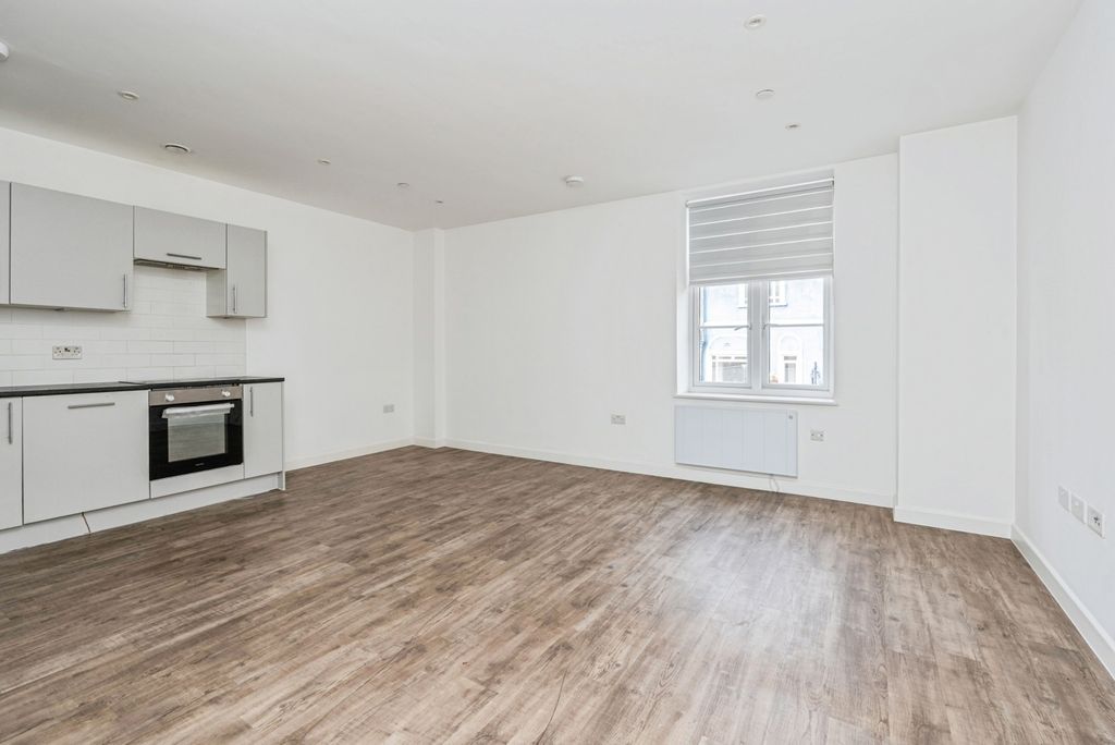 Property photo 3 of 19 Internal View