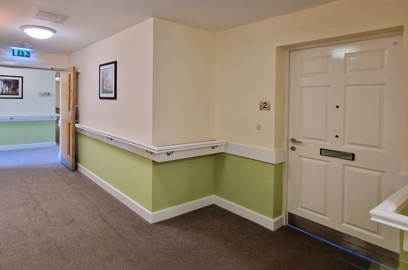Property photo 3 of 17 Flat 2