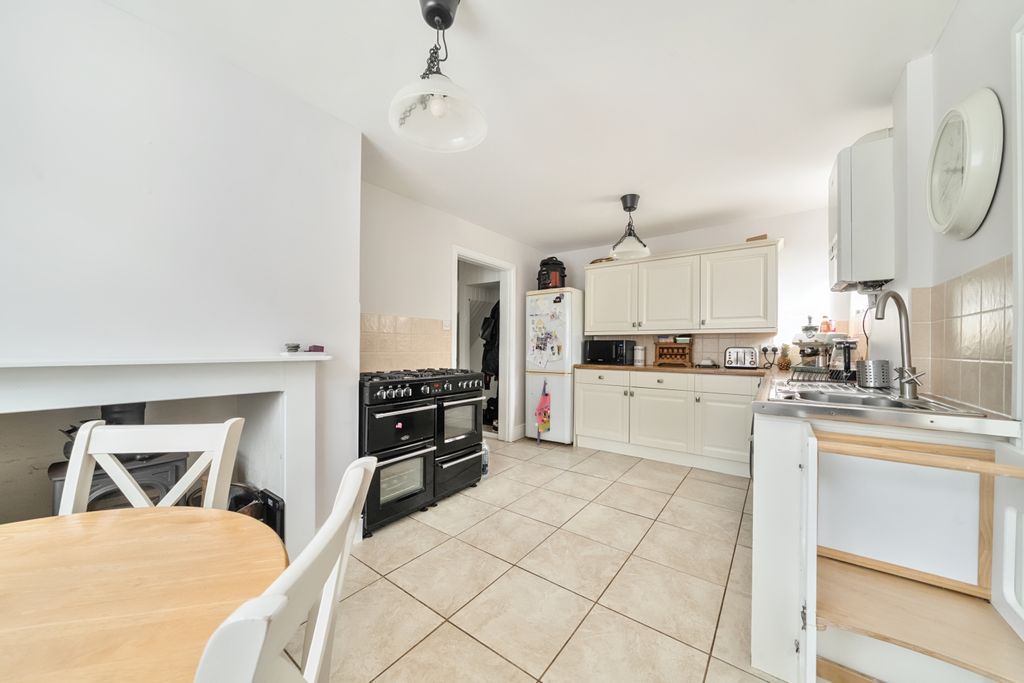 Property photo 2 of 21 1328030-2-6883471Ac6A1A