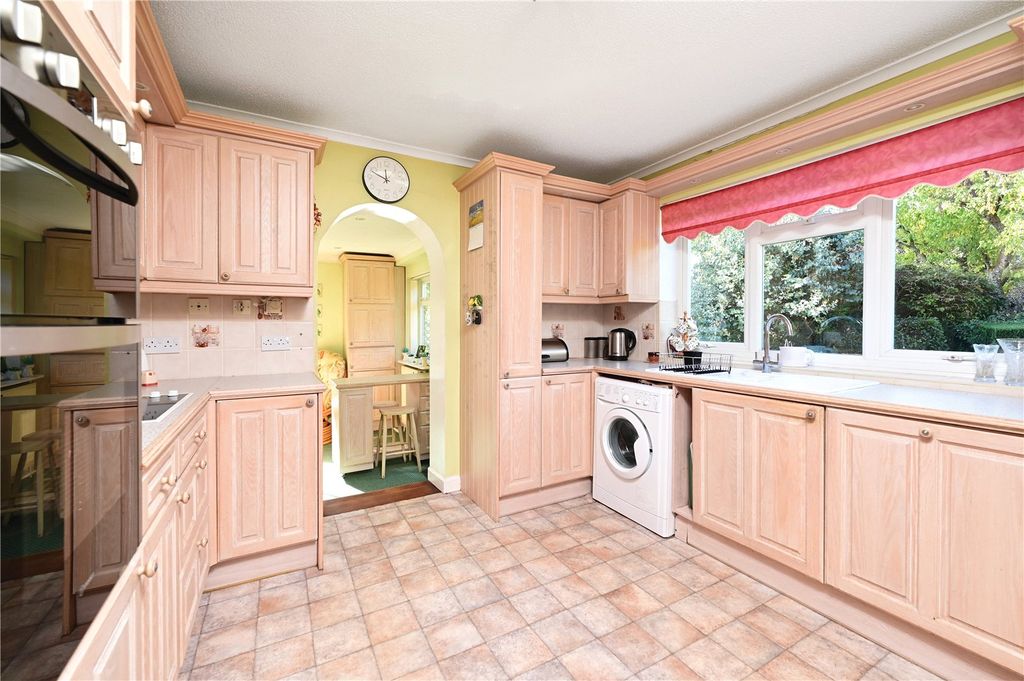 Property photo 2 of 15 Picture No. 24