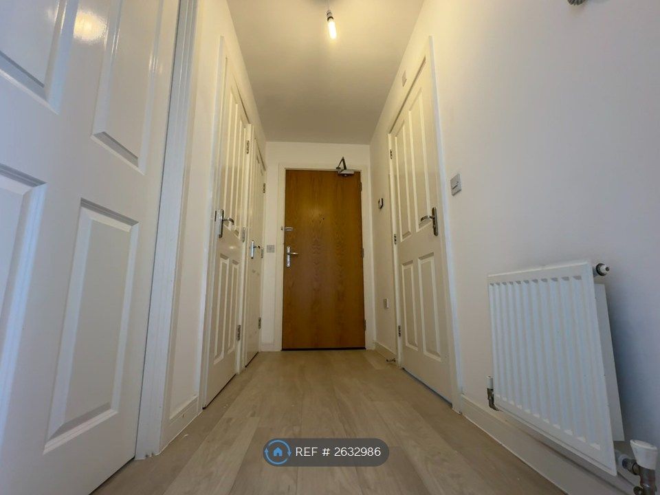 Property photo 3 of 12 Entrance Hallway