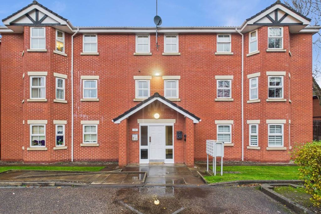 Property photo 1 of 10 Front