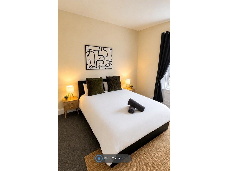 Property photo 2 of 9 Master Bedroom, King Bed