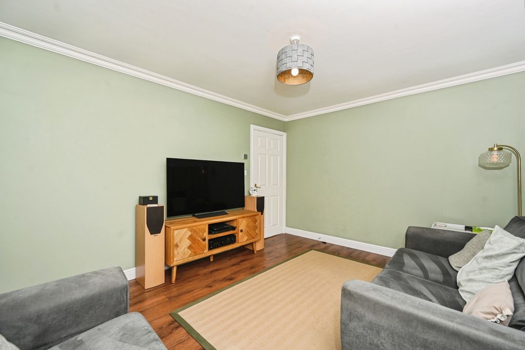 Property photo 3 of 17 Photo