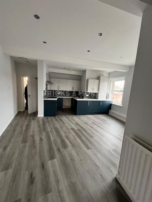 Property photo 3 of 8 Ifkrr3Mkveqrxnqa-Bzcjw.Jpg