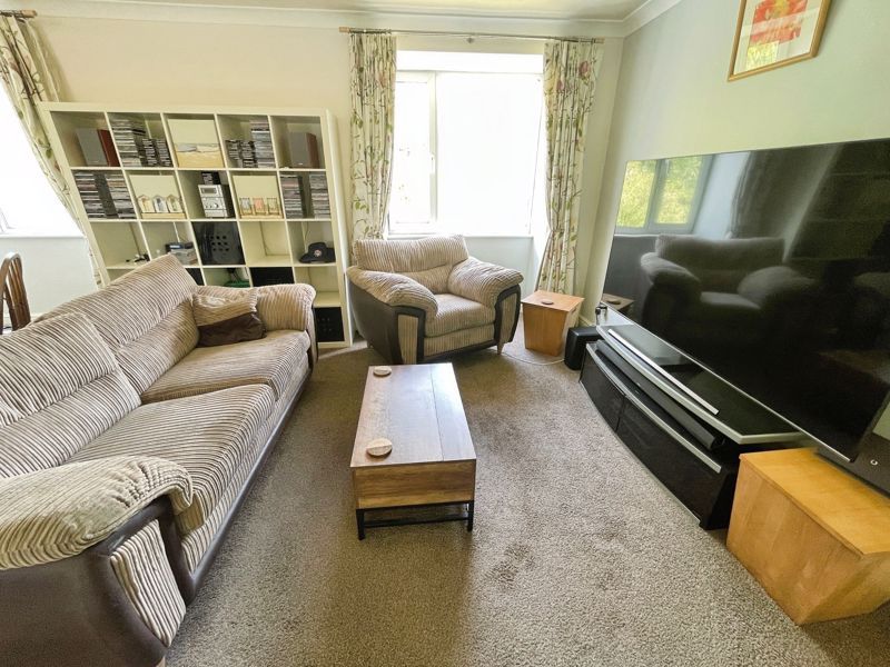 Property photo 2 of 15 Lounge