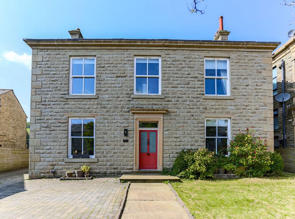 Property photo 1 of 42