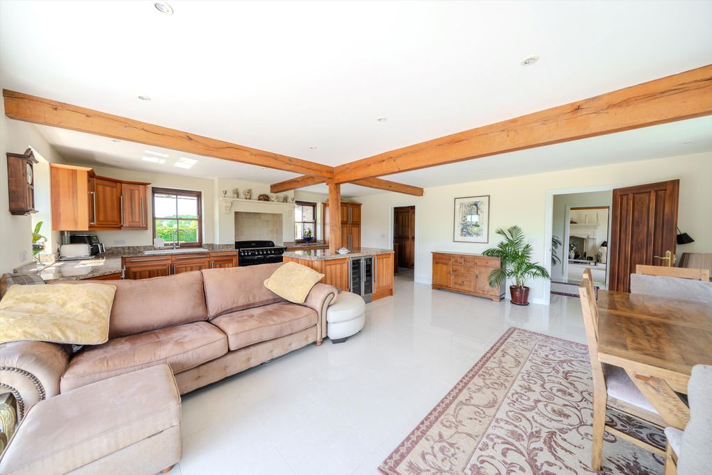 Property photo 3 of 39 Image