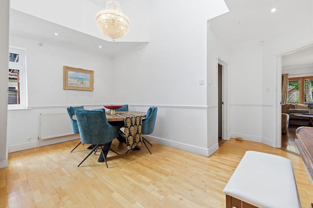 Property photo 3 of 14