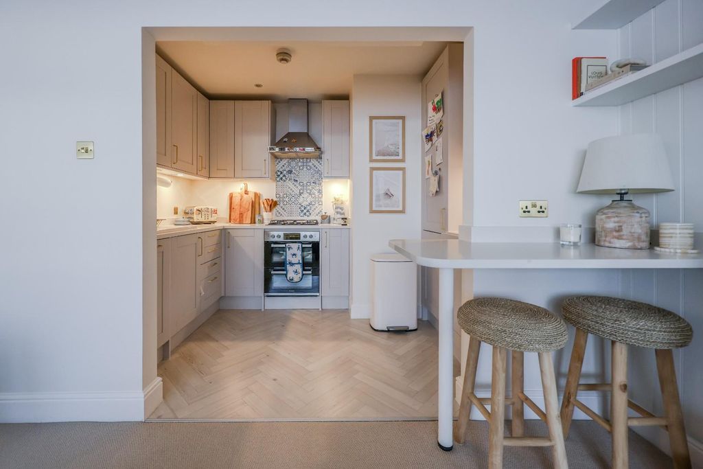 Property photo 3 of 26