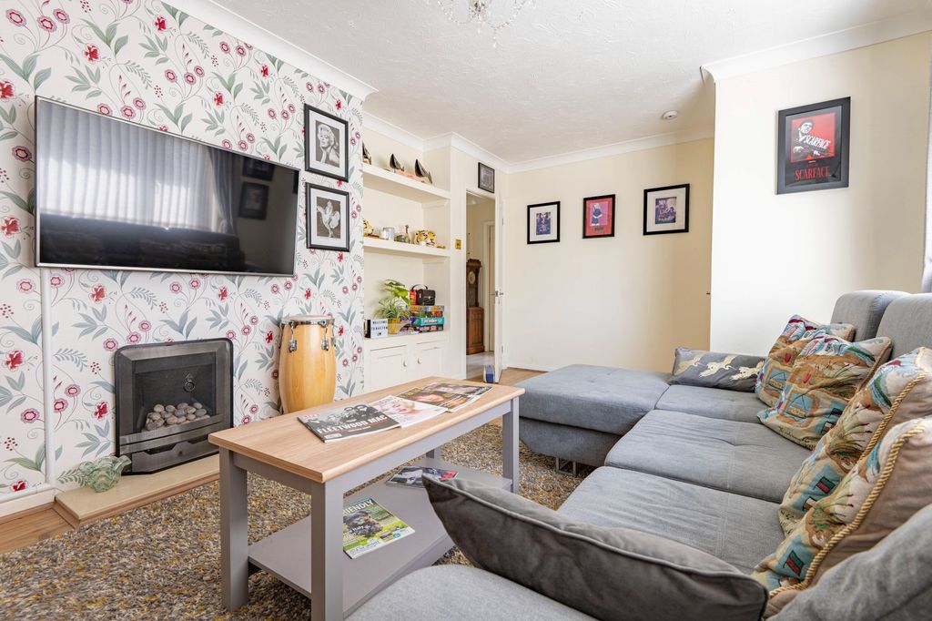 Property photo 3 of 16