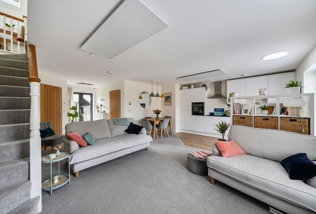 Property photo 2 of 19 1414629-13-698F16...