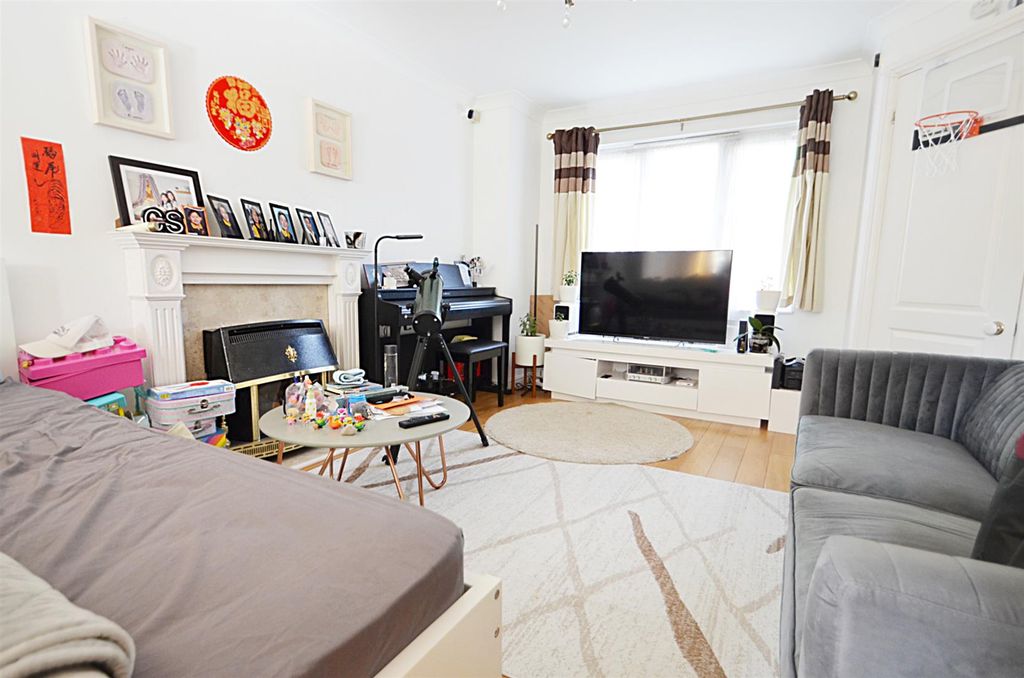 Property photo 2 of 10