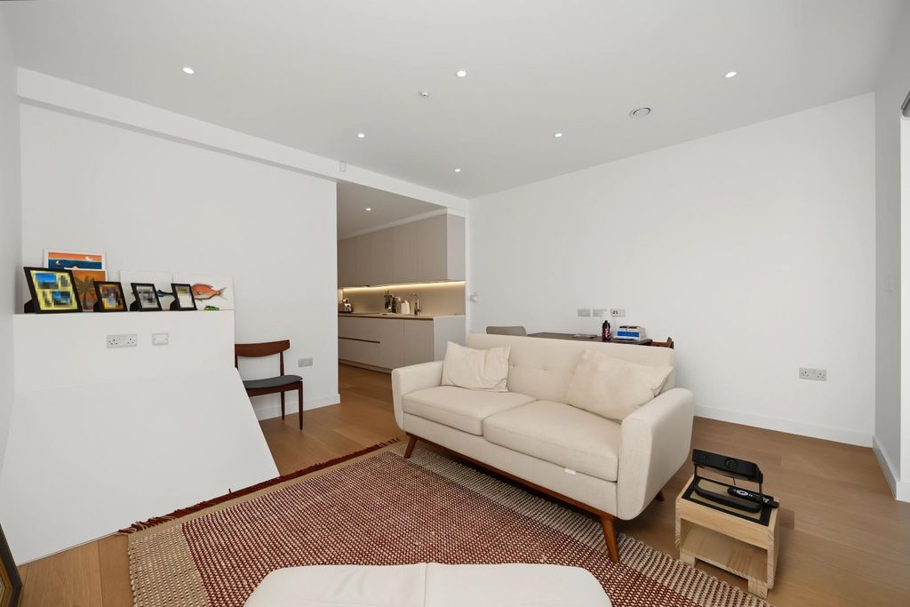Property photo 1 of 12 1