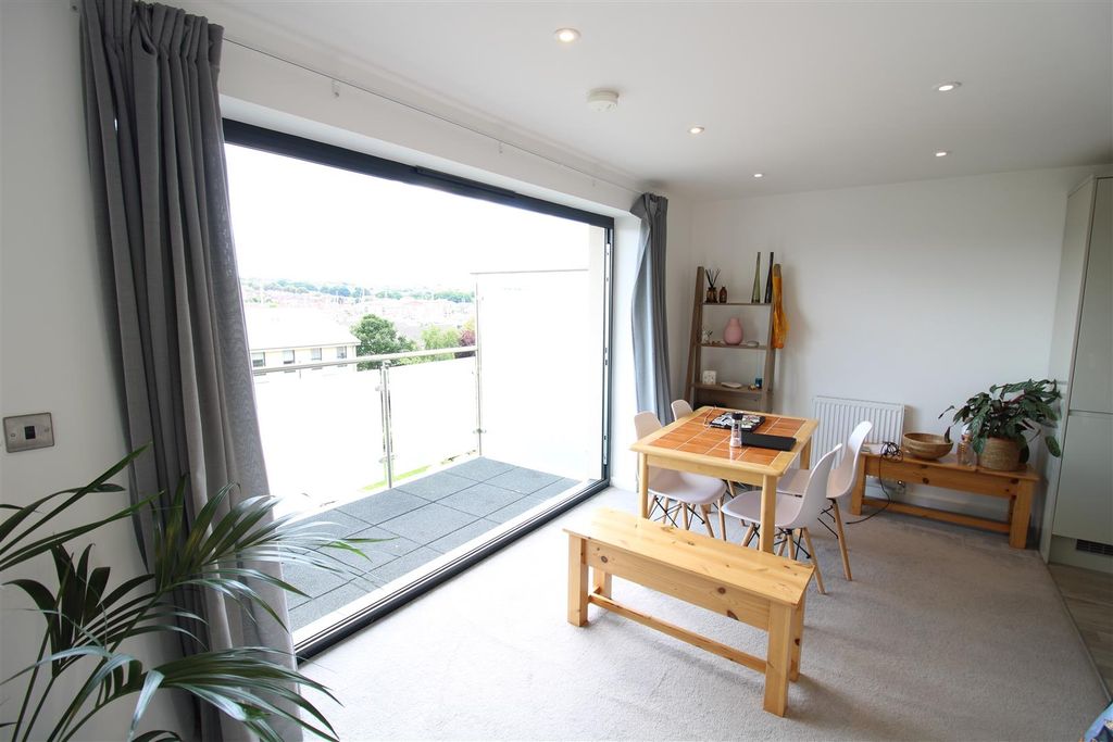 Additional image 11 of 3 bed property to rent71 Arctic Road, Cowes, Isle Of Wight PO31