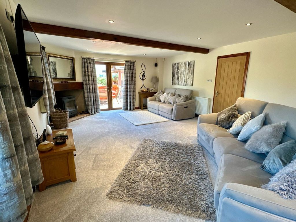 Property photo 3 of 37