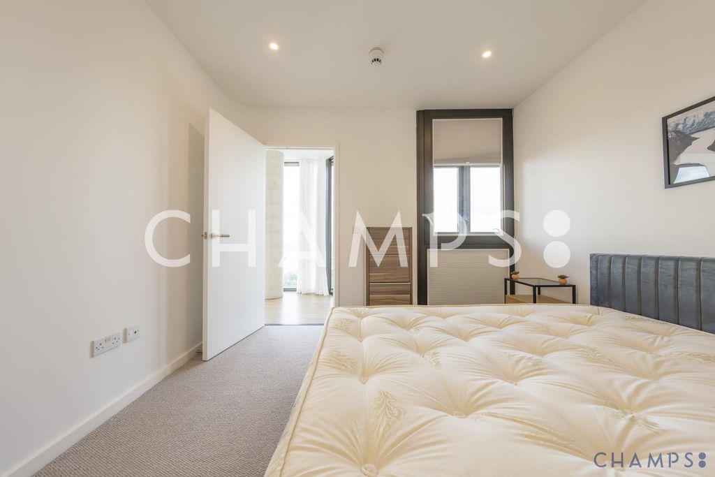 Property photo 2 of 8 Gallery