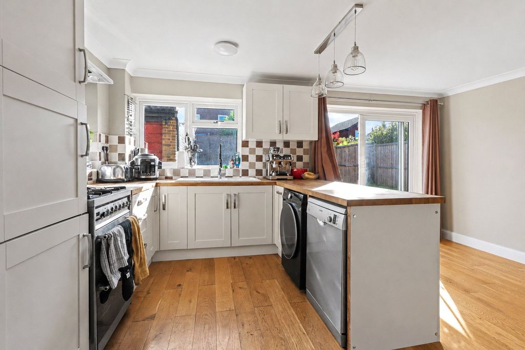 Property photo 3 of 16 Kitchen/Diner
