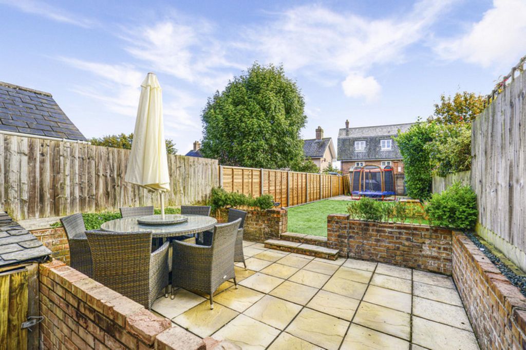 Property photo 2 of 11