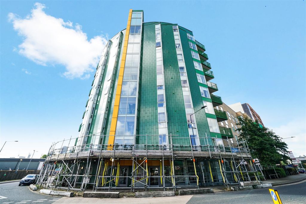 Property photo 1 of 8 Flat 10, Luma Apartments - Bbfewhgzx2Eh2Oeenm2B.Jp
