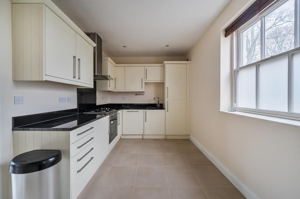 Property photo 3 of 20 Kitchen