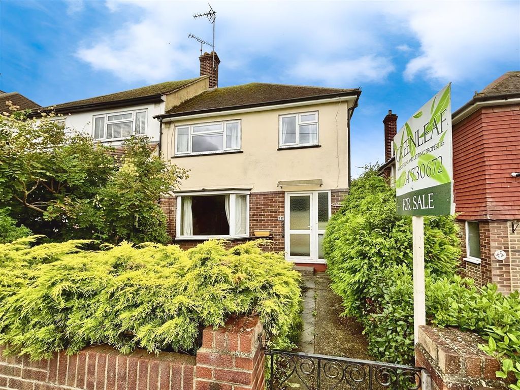 Property photo 1 of 19 Warwick Crescent