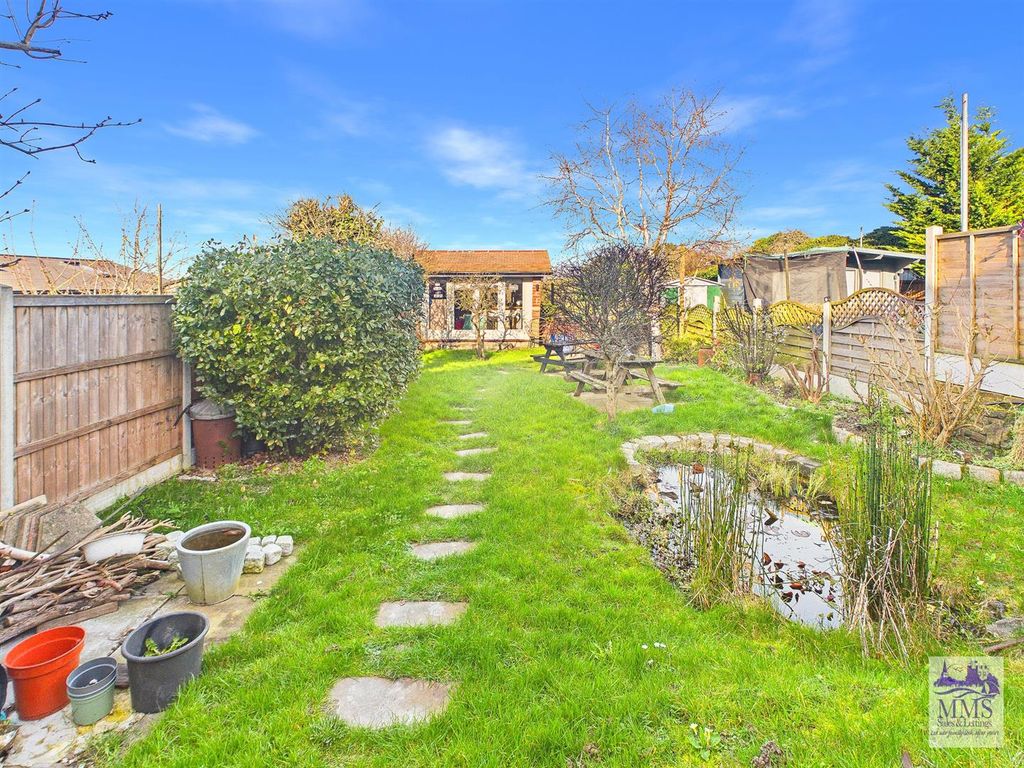 Property photo 3 of 22 Cam04098G0-Pr0173-Still016.Jpg