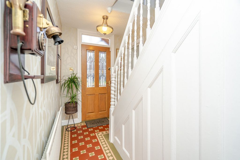 Property photo 3 of 38