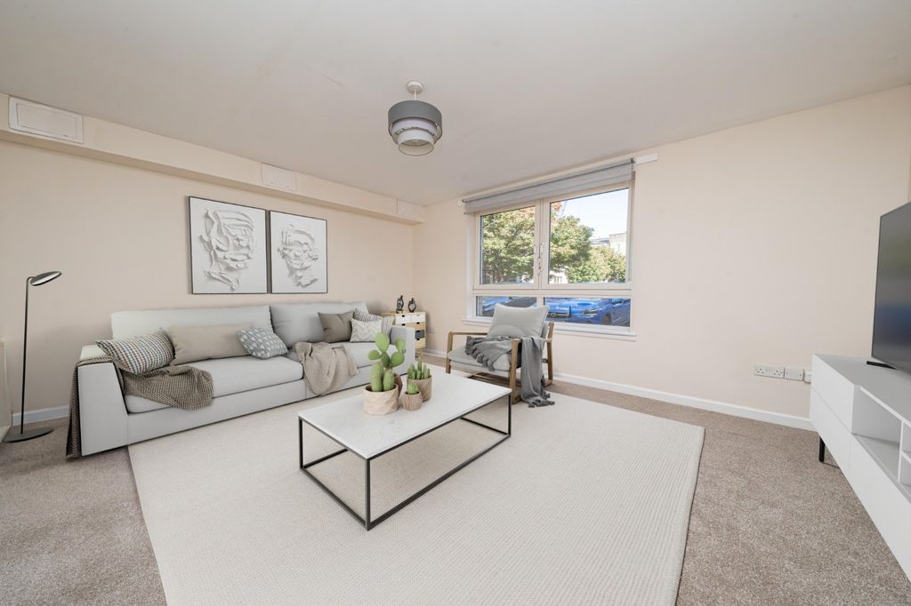 Property photo 3 of 14 Picture 3