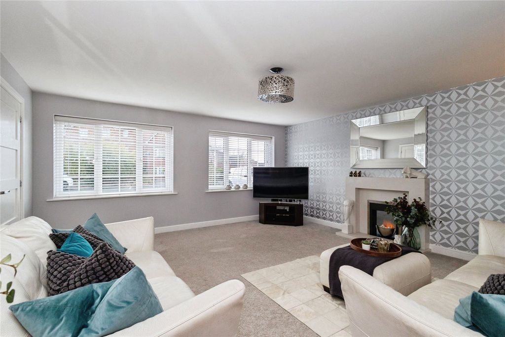 Property photo 2 of 24 Living Room