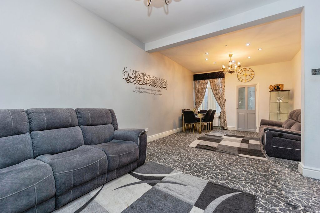 Property photo 2 of 16 Pbox-Img.Jpg