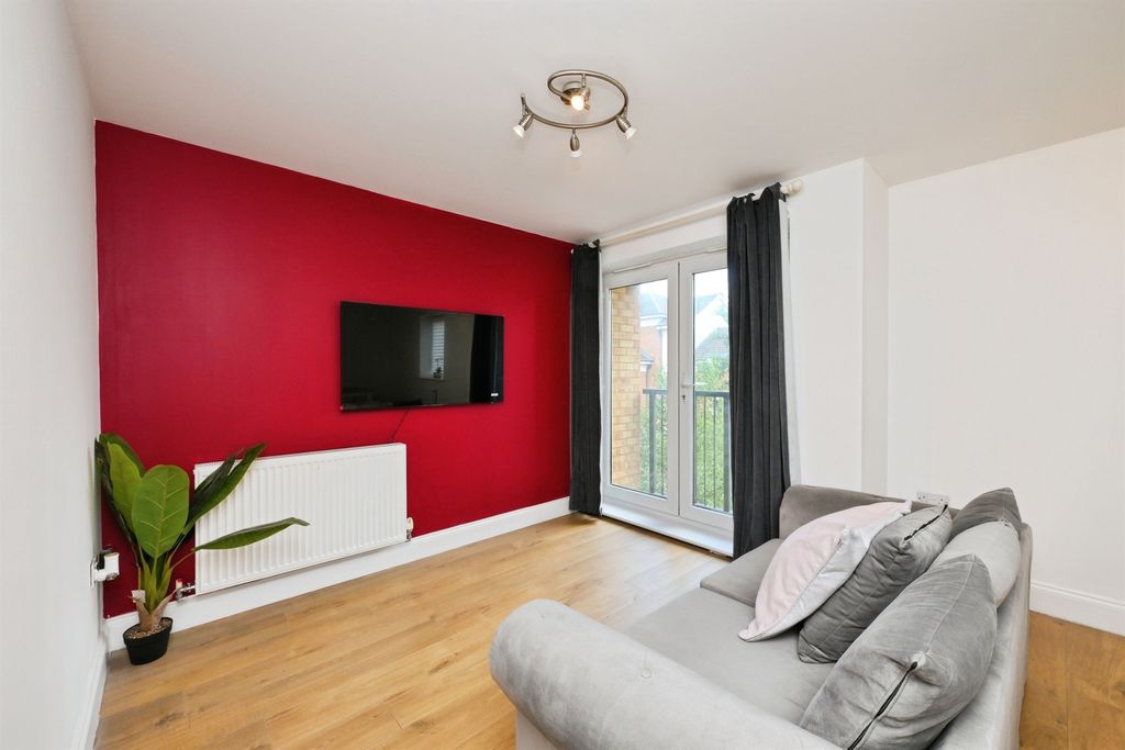 Property photo 2 of 13