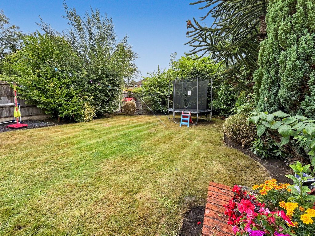 Property photo 2 of 28