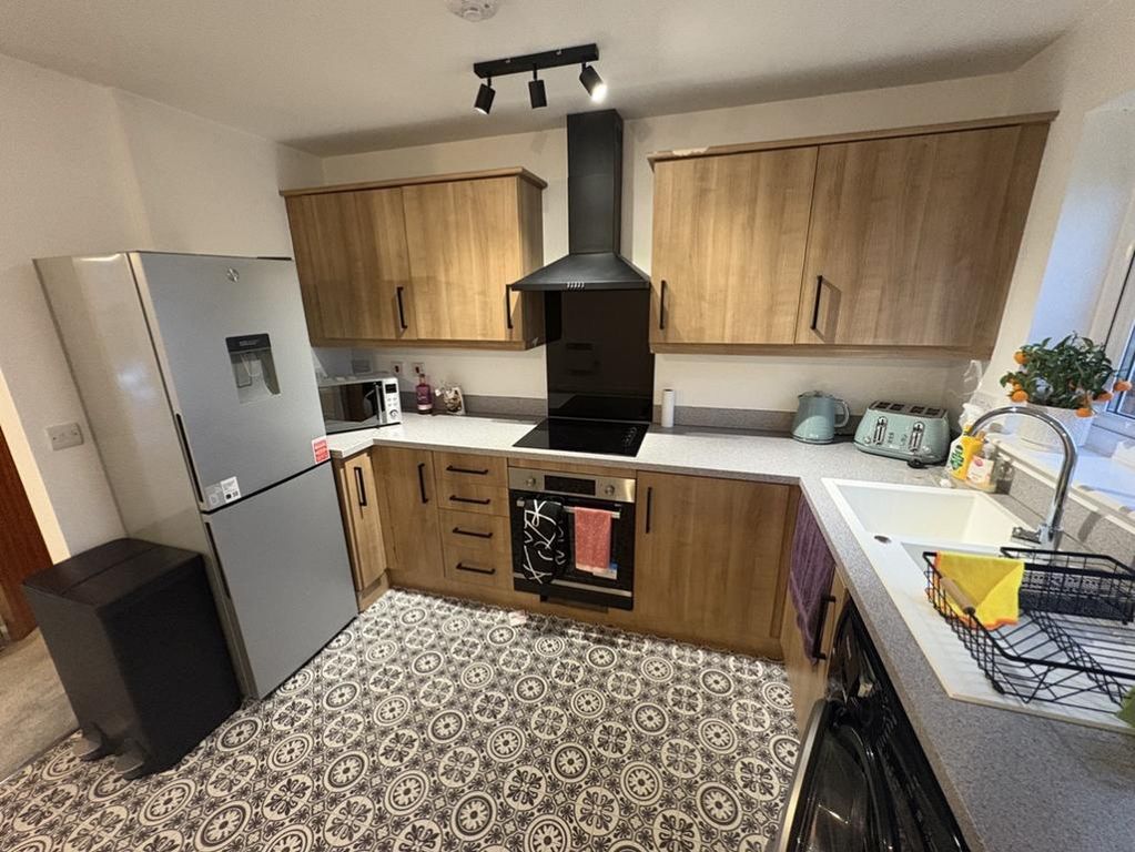 Property photo 3 of 7 Kitchen