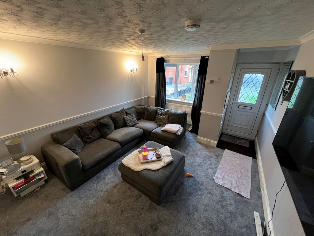 Property photo 2 of 11 5