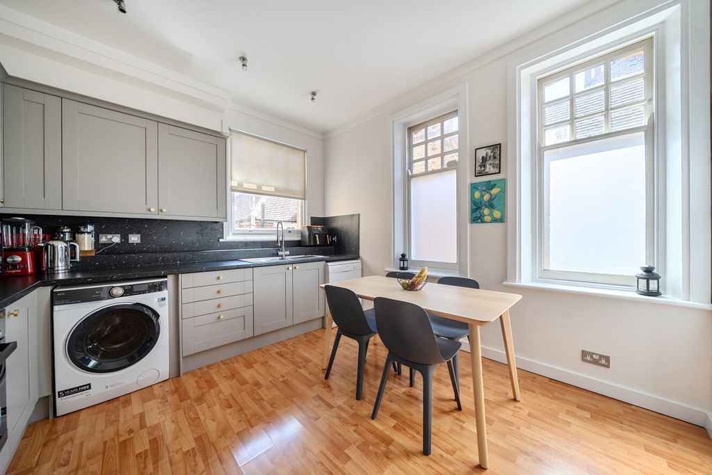 Property photo 2 of 10 1481080-2-6A3E9ba...