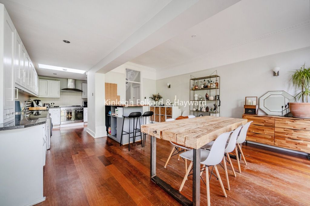 Property photo 2 of 18 Picture No. 08