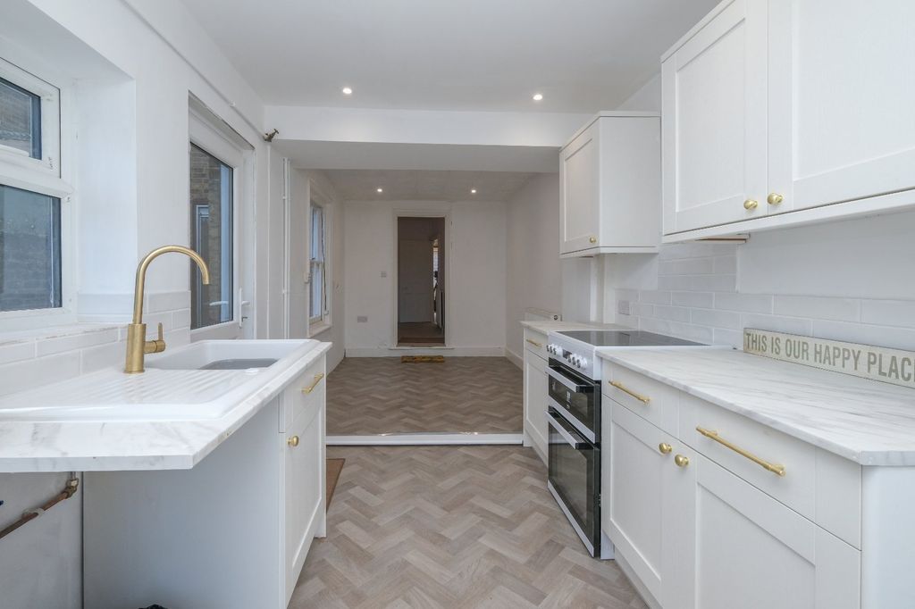 Property photo 2 of 15 Picture 2