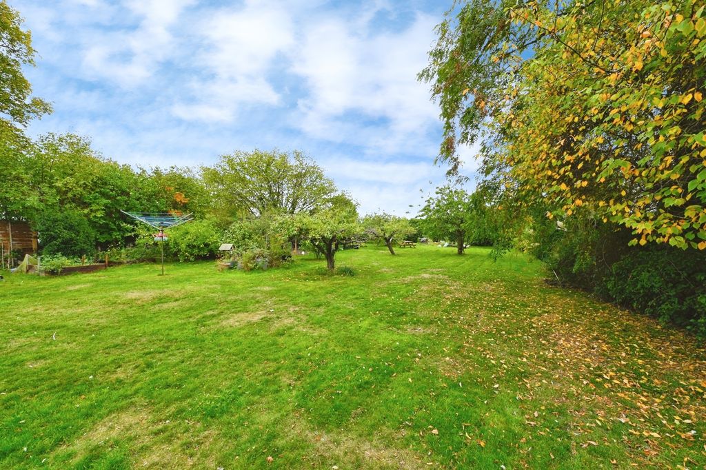 Property photo 2 of 17 Photo