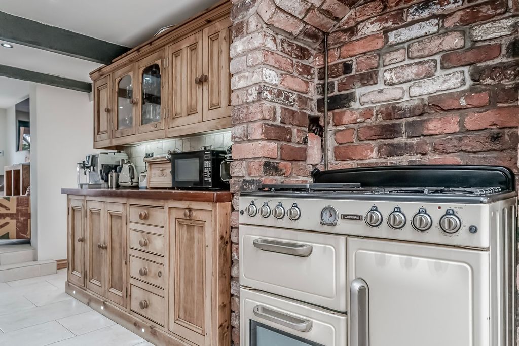 Property photo 2 of 50