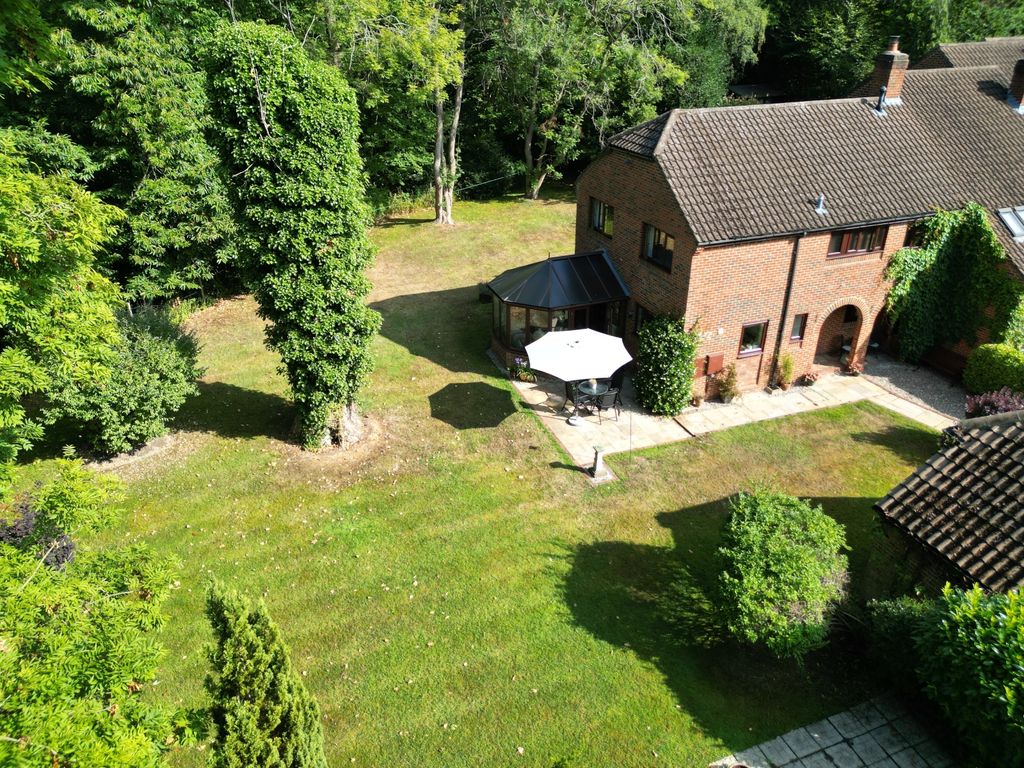 Property photo 1 of 29 Picture No. 47